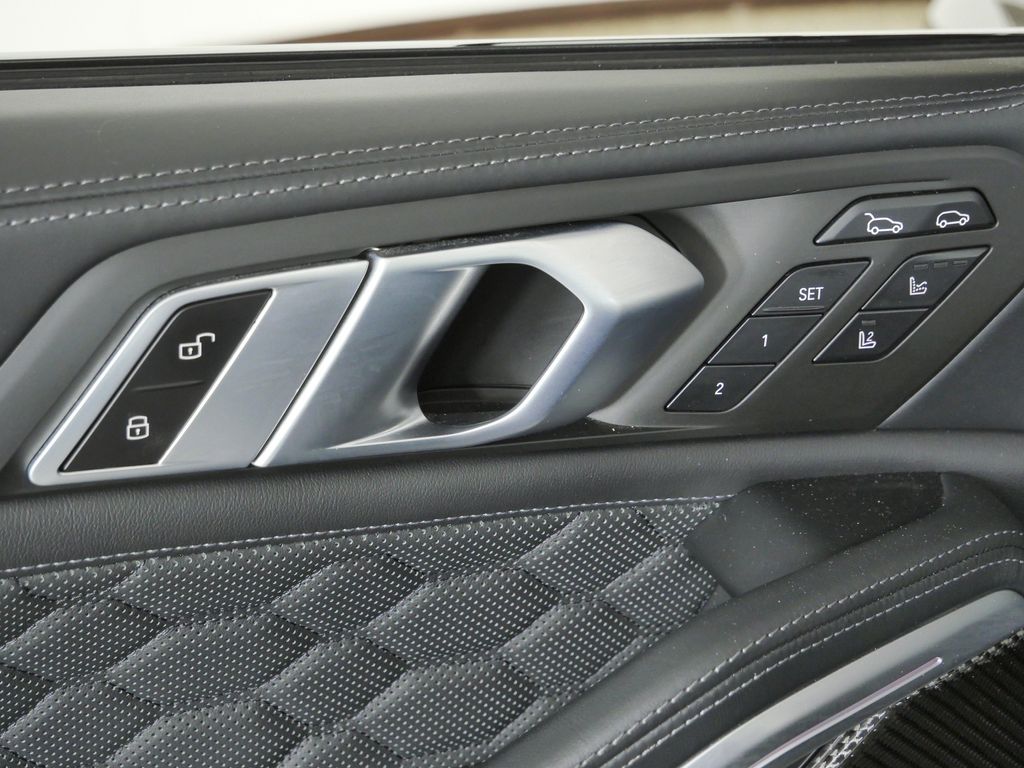 Thumbnail: 2021 BMW X6 - 39