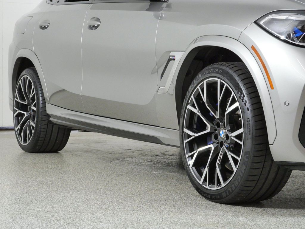 Thumbnail: 2021 BMW X6 - 8