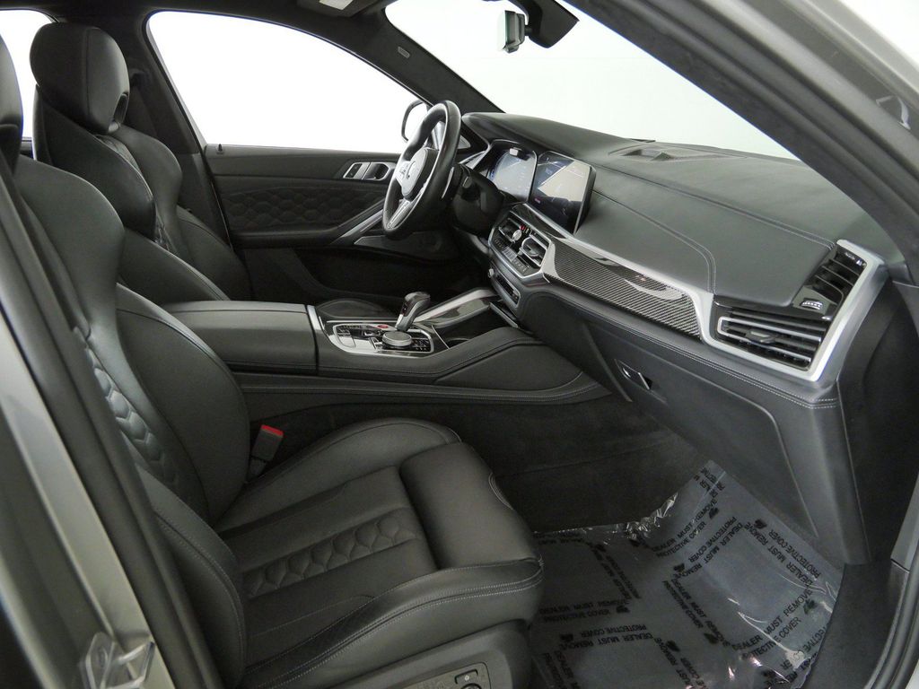 Thumbnail: 2021 BMW X6 - 9