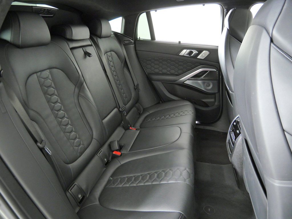 Thumbnail: 2021 BMW X6 - 30