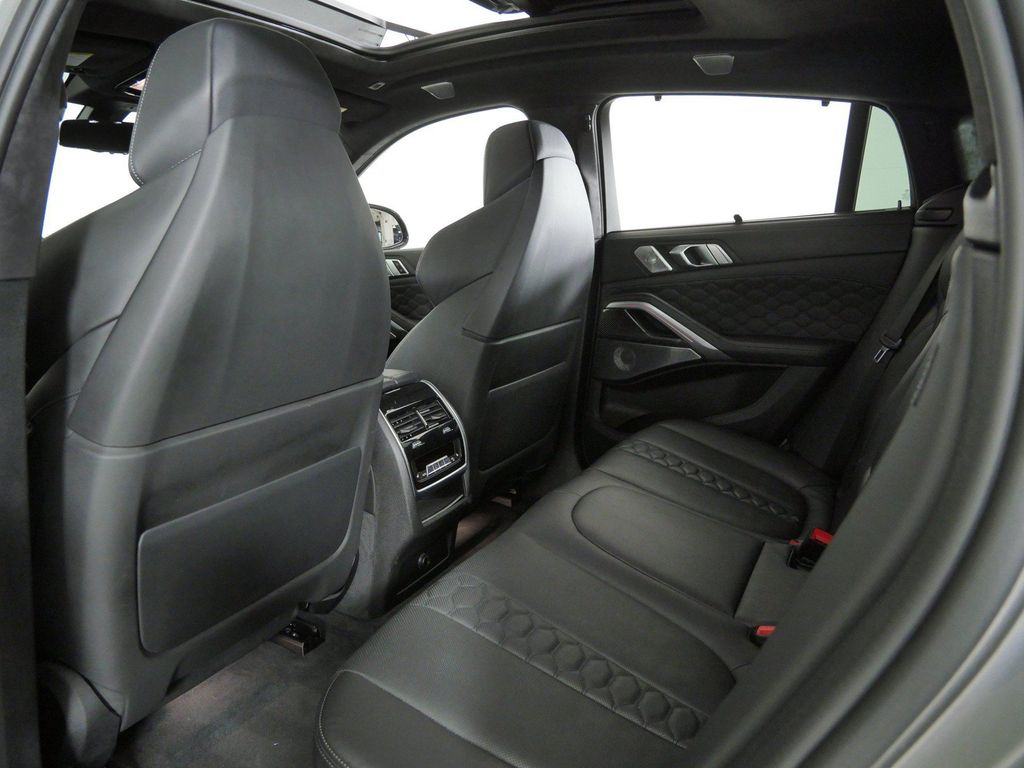 Thumbnail: 2021 BMW X6 - 33