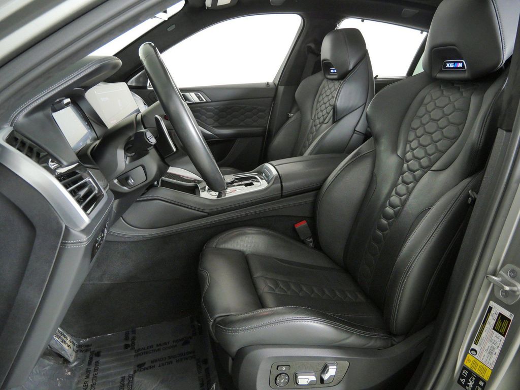 Thumbnail: 2021 BMW X6 - 37