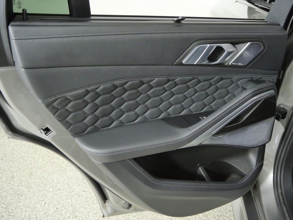 Thumbnail: 2021 BMW X6 - 32