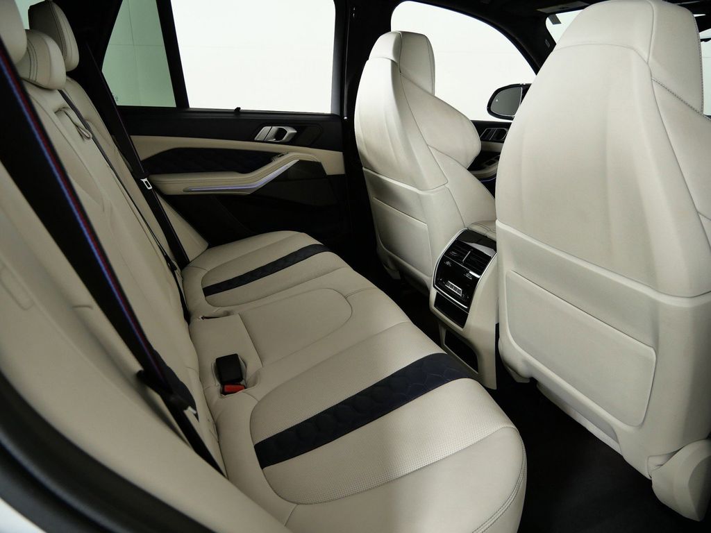 Thumbnail: 2023 BMW X5 - 12