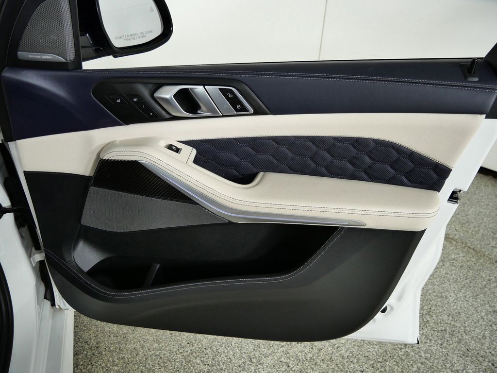 Thumbnail: 2023 BMW X5 - 28