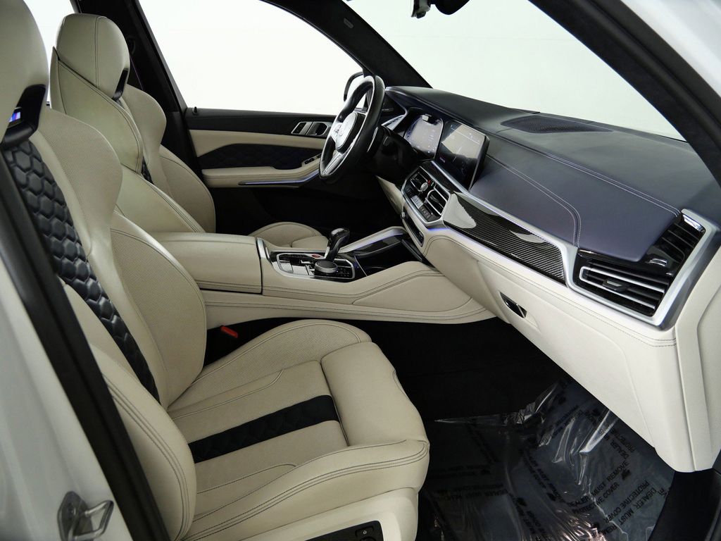 Thumbnail: 2023 BMW X5 - 10