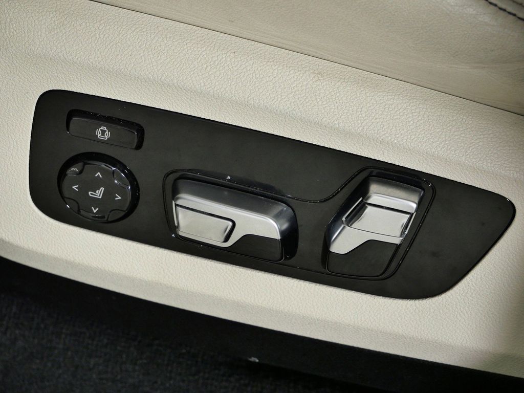 Thumbnail: 2023 BMW X5 - 42