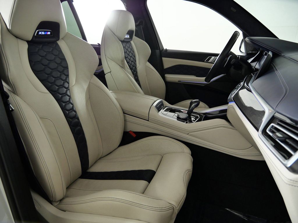 Thumbnail: 2023 BMW X5 - 11