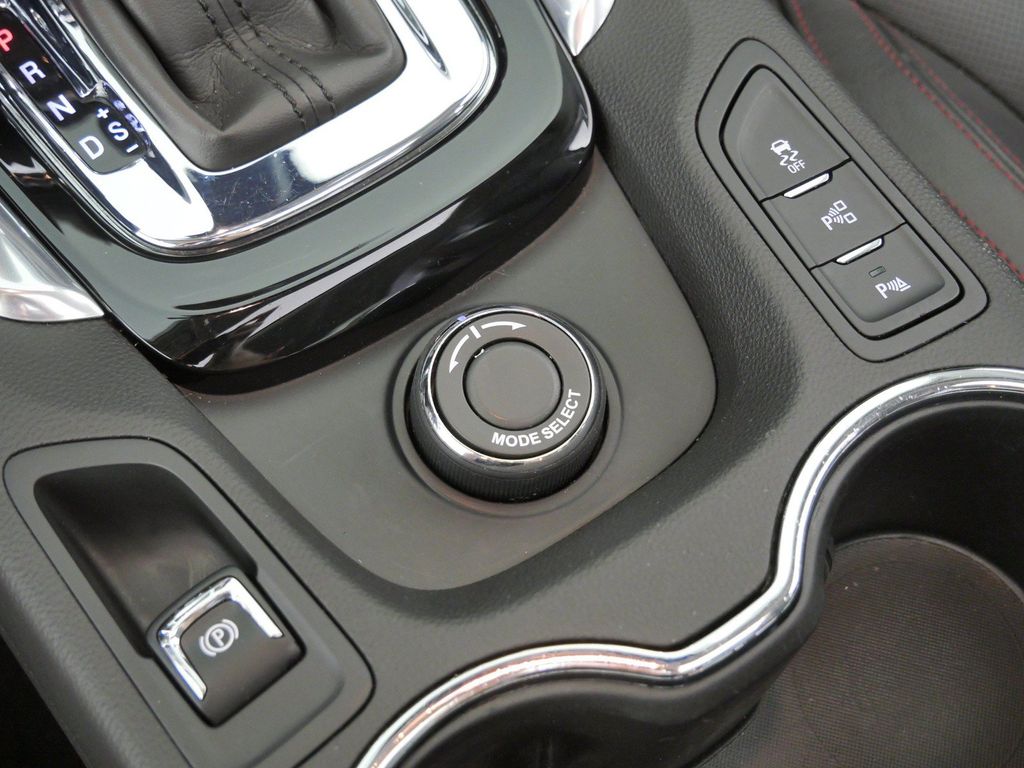Thumbnail: 2016 Chevrolet  - 46