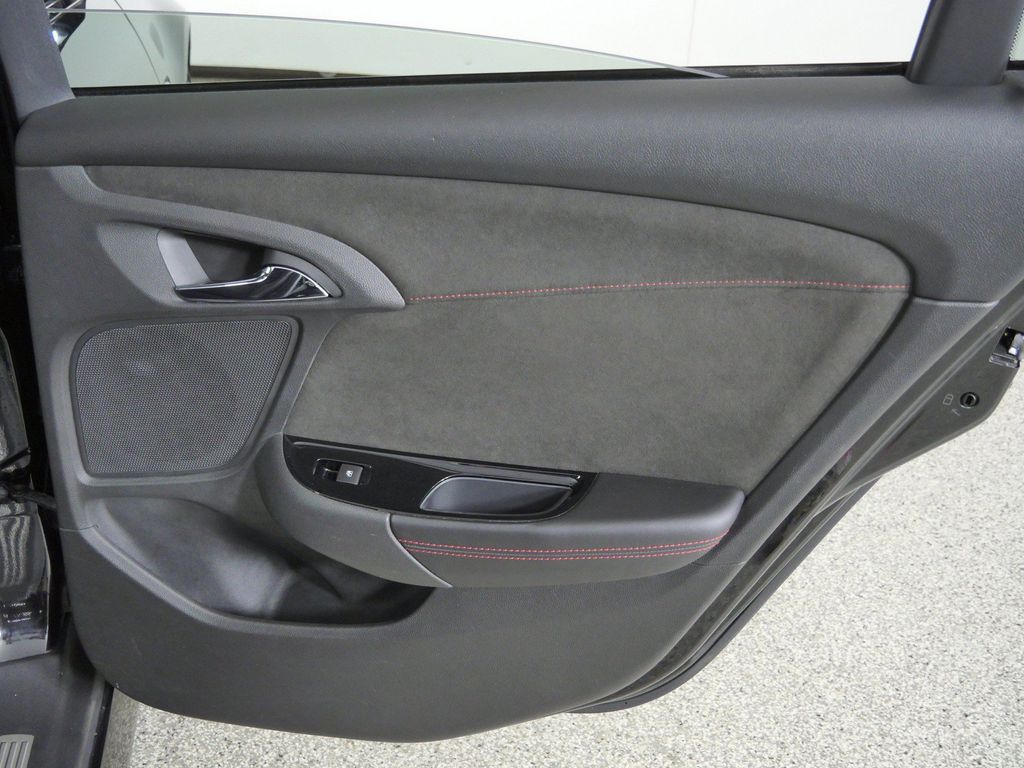 Thumbnail: 2016 Chevrolet  - 28