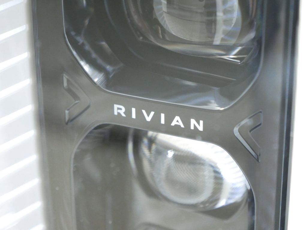 2022 Rivian R1T Adventure 24