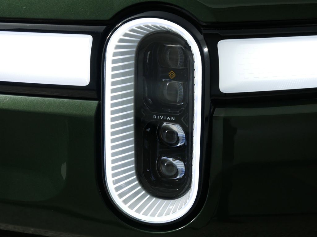 2022 Rivian R1T Adventure 23