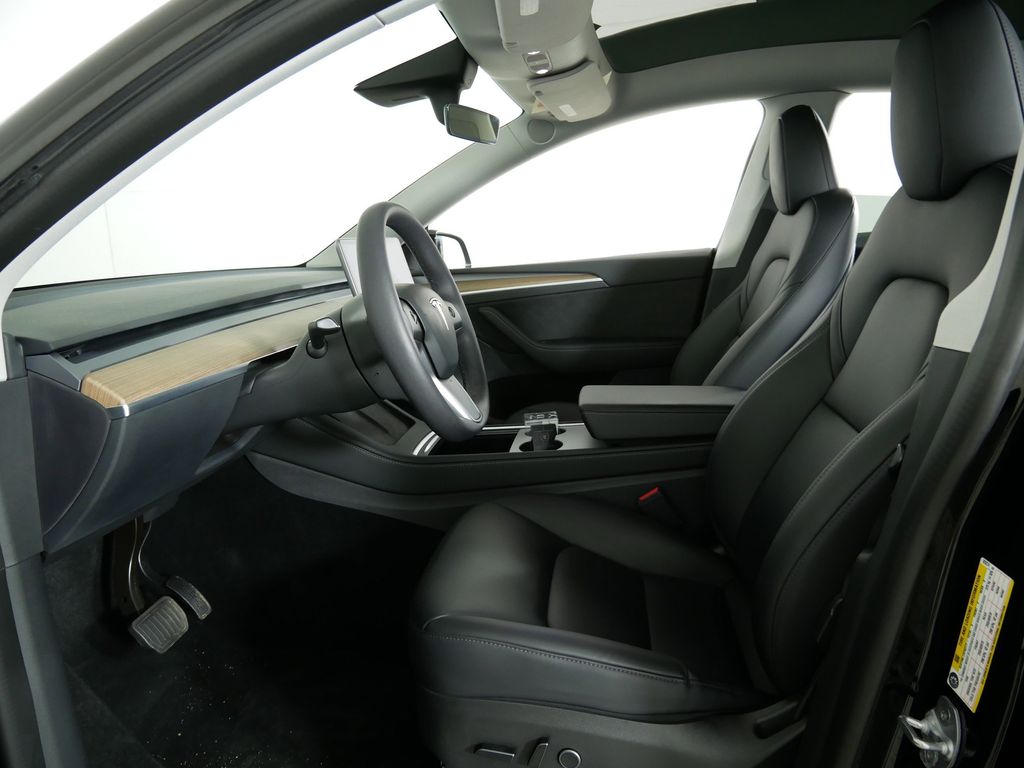 2023 Tesla Model Y Long Range 32