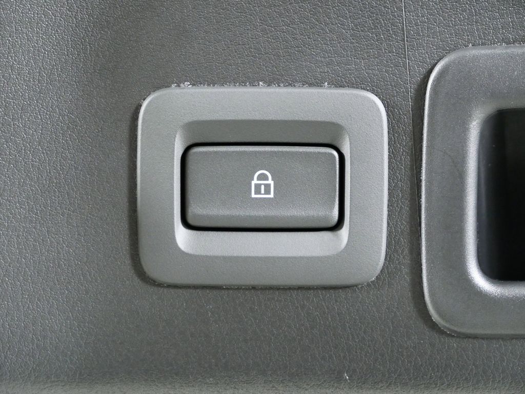 Thumbnail: 2025 Mazda Mazda3 - 29