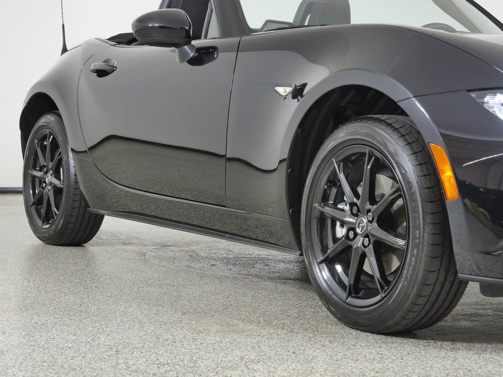 Thumbnail: 2026 Mazda MX-5 Miata - 7