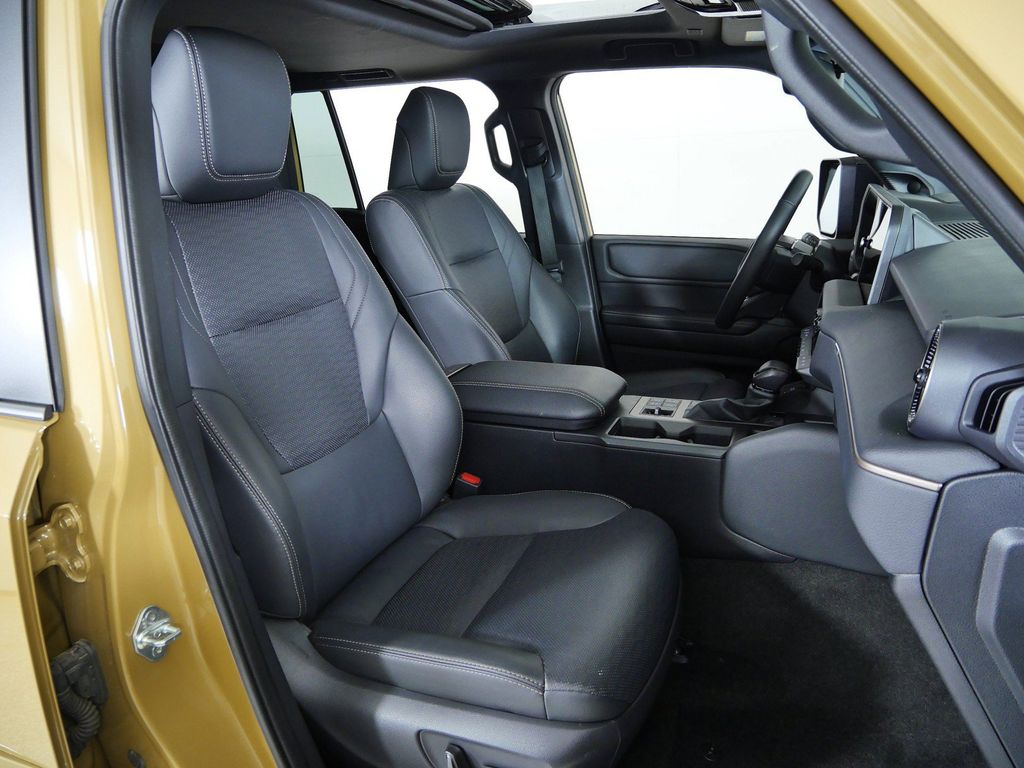 Thumbnail: 2025 Toyota Land Cruiser - 10