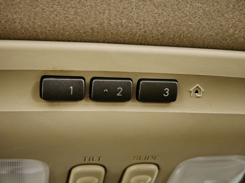 Thumbnail: 2004 Toyota Land Cruiser - 49