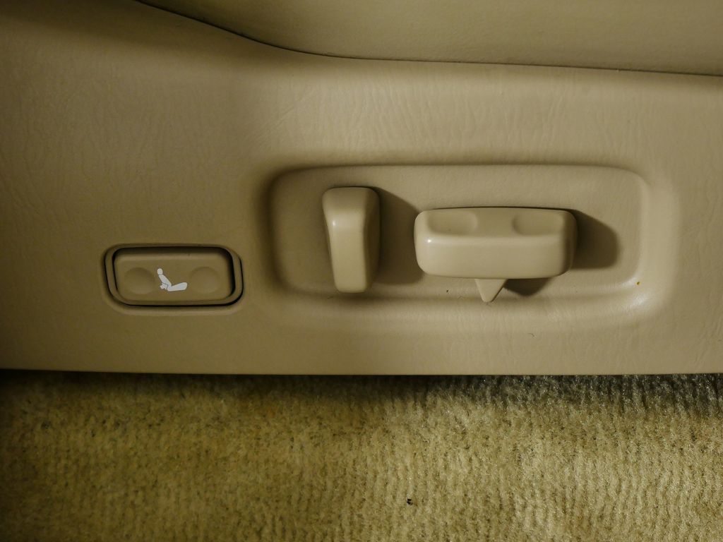 Thumbnail: 2004 Toyota Land Cruiser - 28