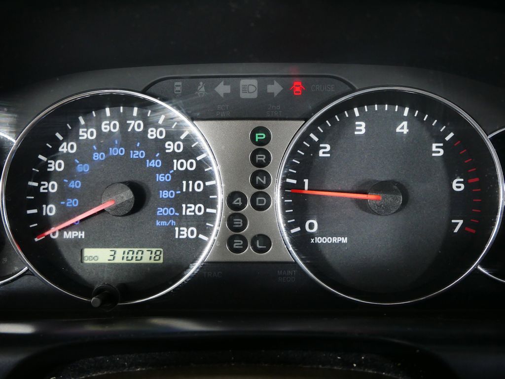 Thumbnail: 2004 Toyota Land Cruiser - 15