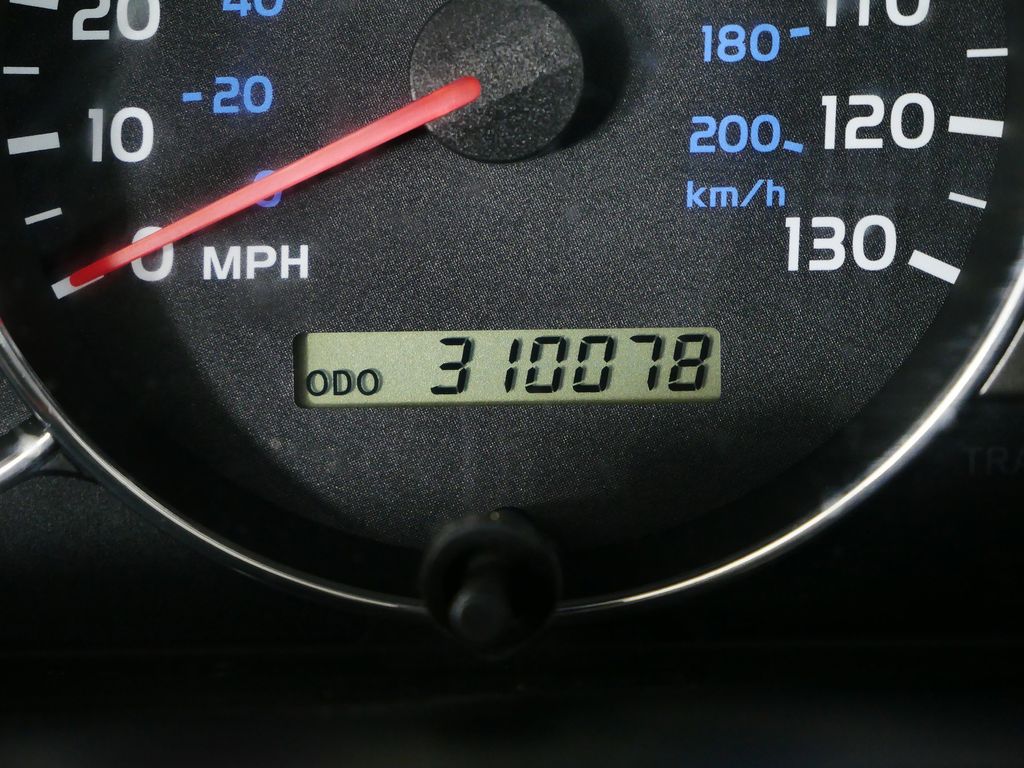 Thumbnail: 2004 Toyota Land Cruiser - 51