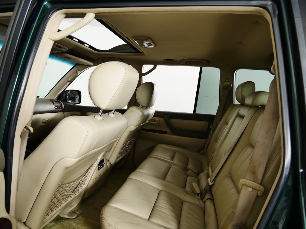 Thumbnail: 2004 Toyota Land Cruiser - 31