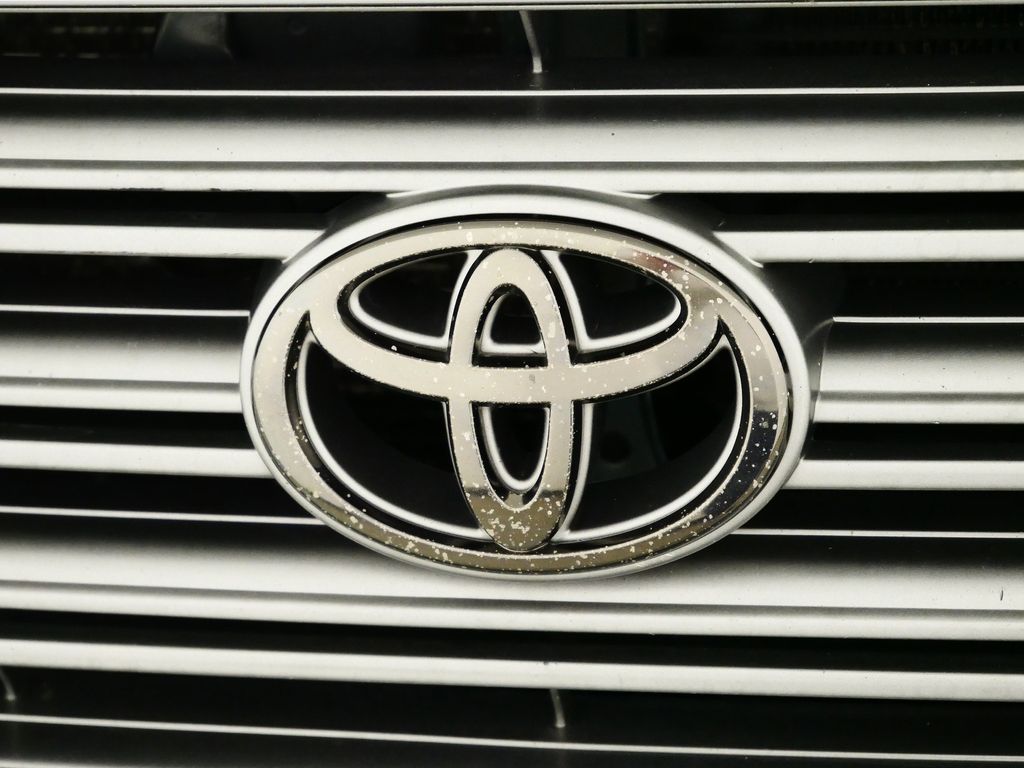 Thumbnail: 2004 Toyota Land Cruiser - 22