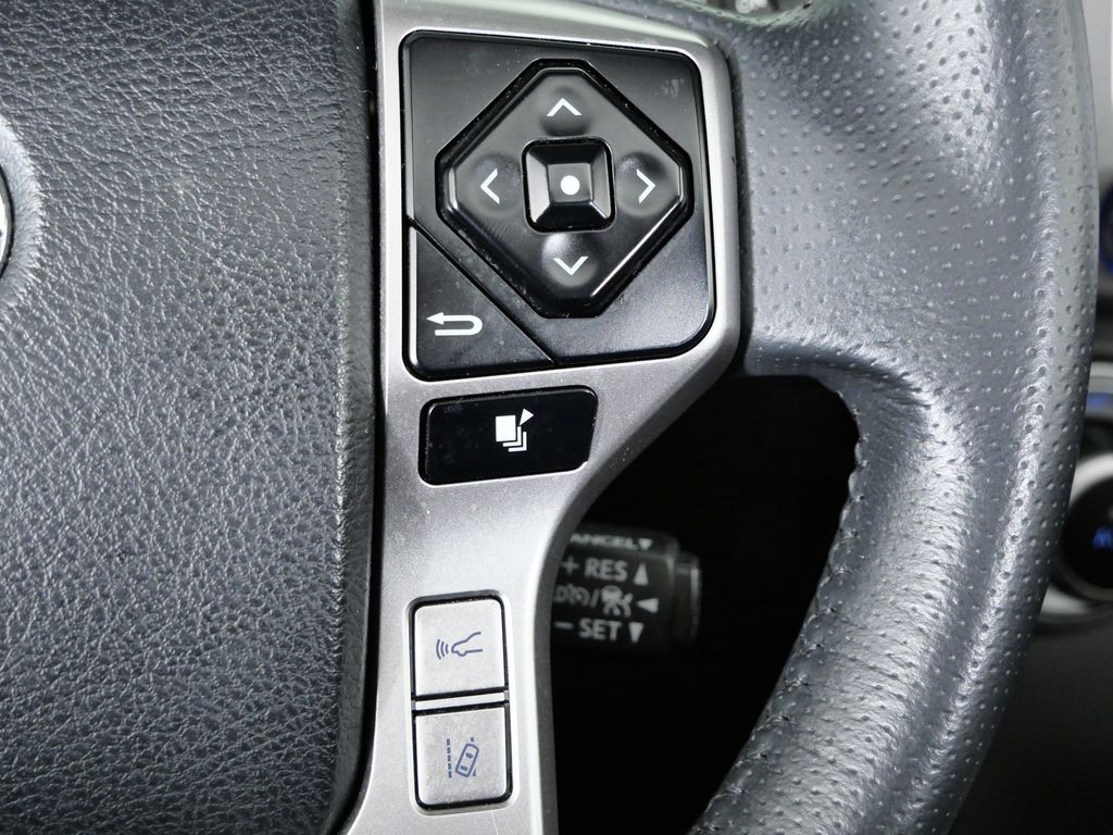 Thumbnail: 2022 Toyota 4Runner - 15