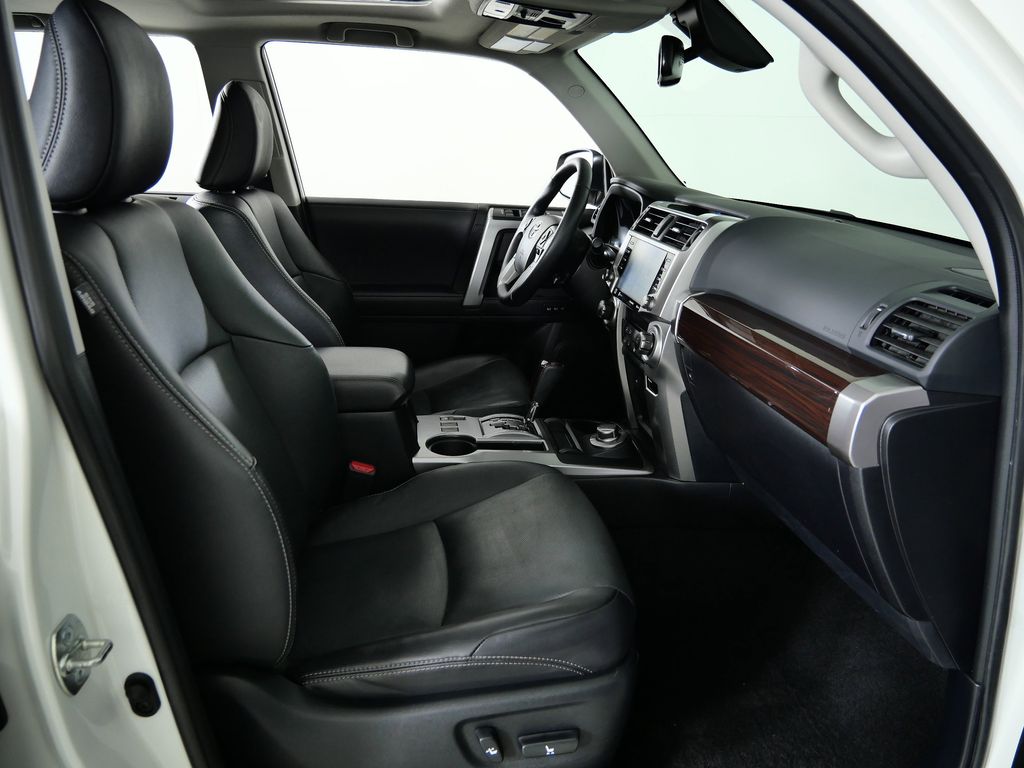 Thumbnail: 2022 Toyota 4Runner - 8