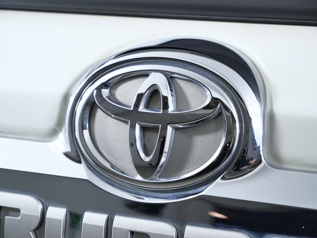 Thumbnail: 2022 Toyota 4Runner - 21