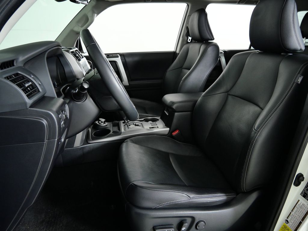 Thumbnail: 2022 Toyota 4Runner - 37