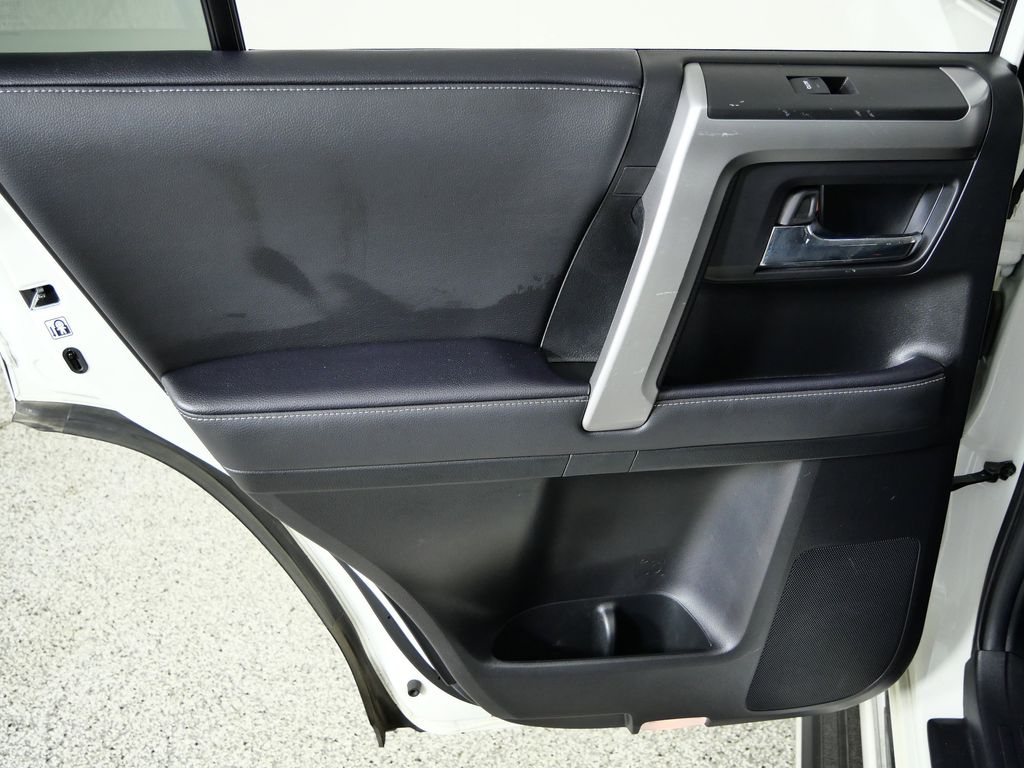 Thumbnail: 2022 Toyota 4Runner - 32