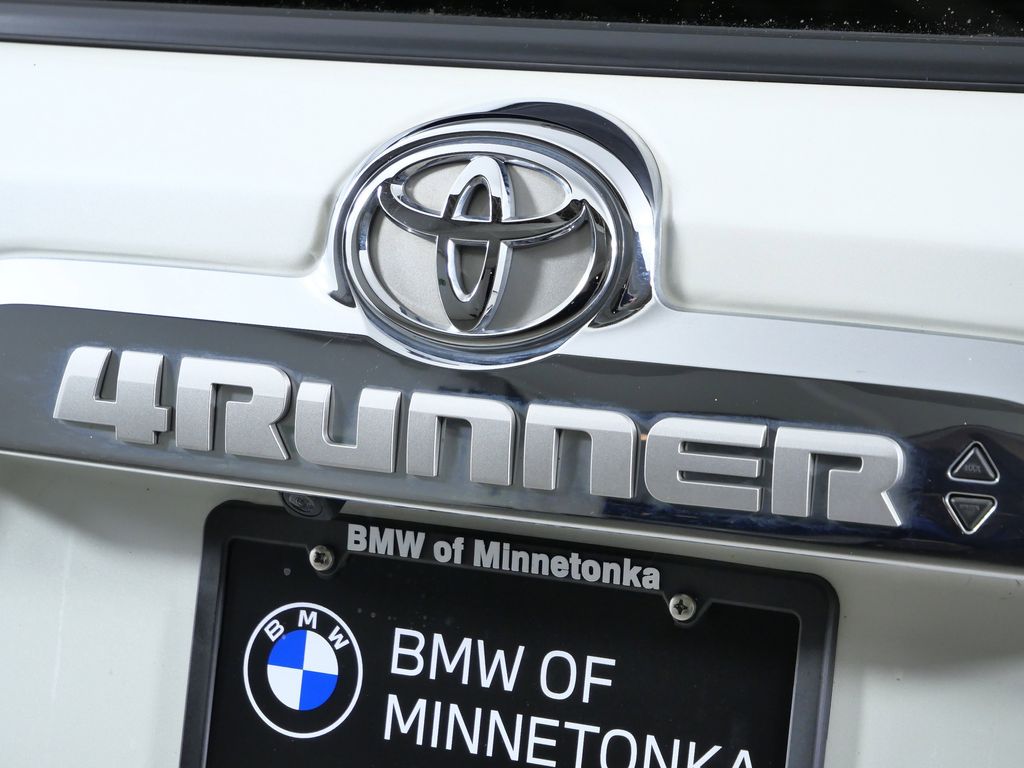 Thumbnail: 2022 Toyota 4Runner - 22
