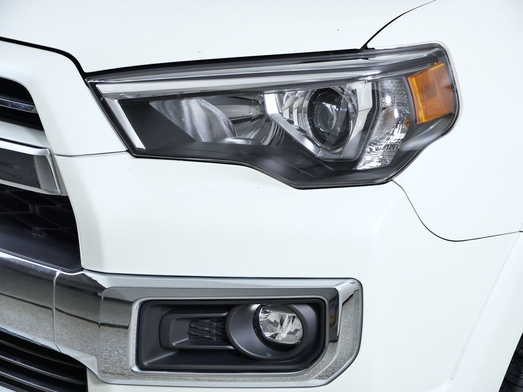 Thumbnail: 2022 Toyota 4Runner - 16