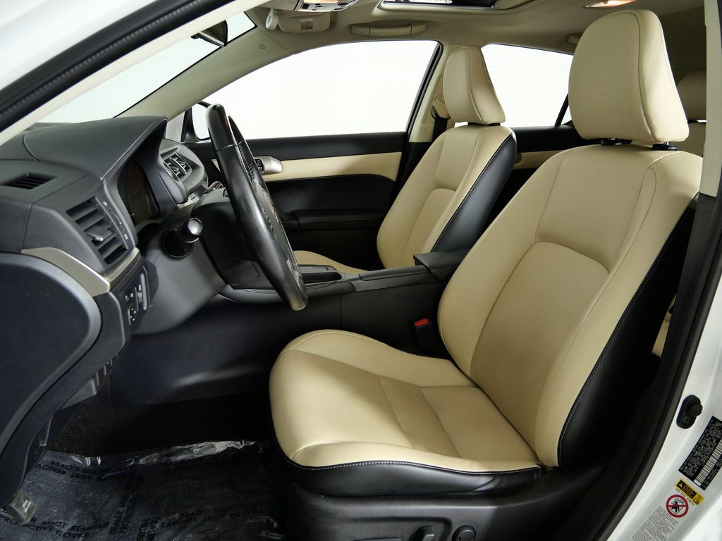 Thumbnail: 2017 Lexus CT - 37