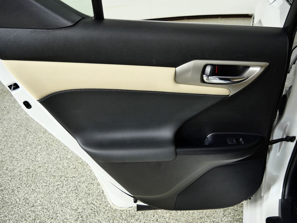 Thumbnail: 2017 Lexus CT - 32