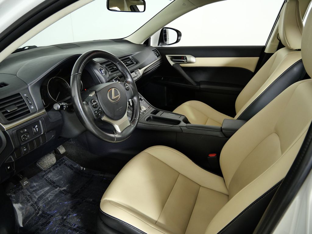 Thumbnail: 2017 Lexus CT - 36