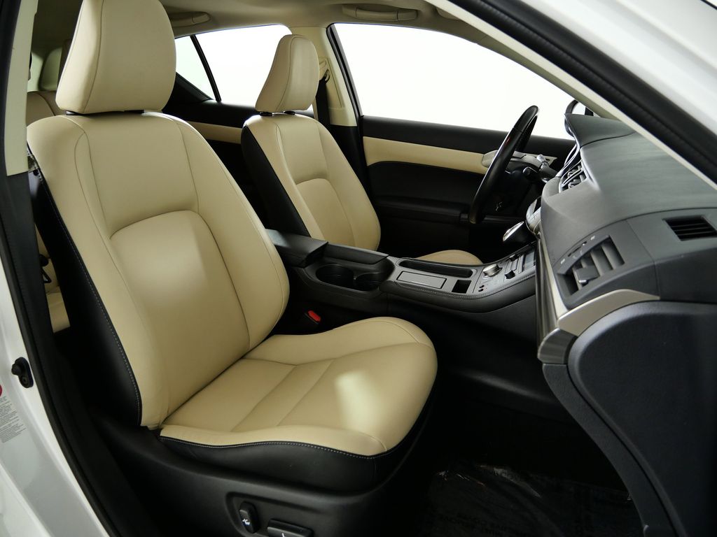 Thumbnail: 2017 Lexus CT - 11