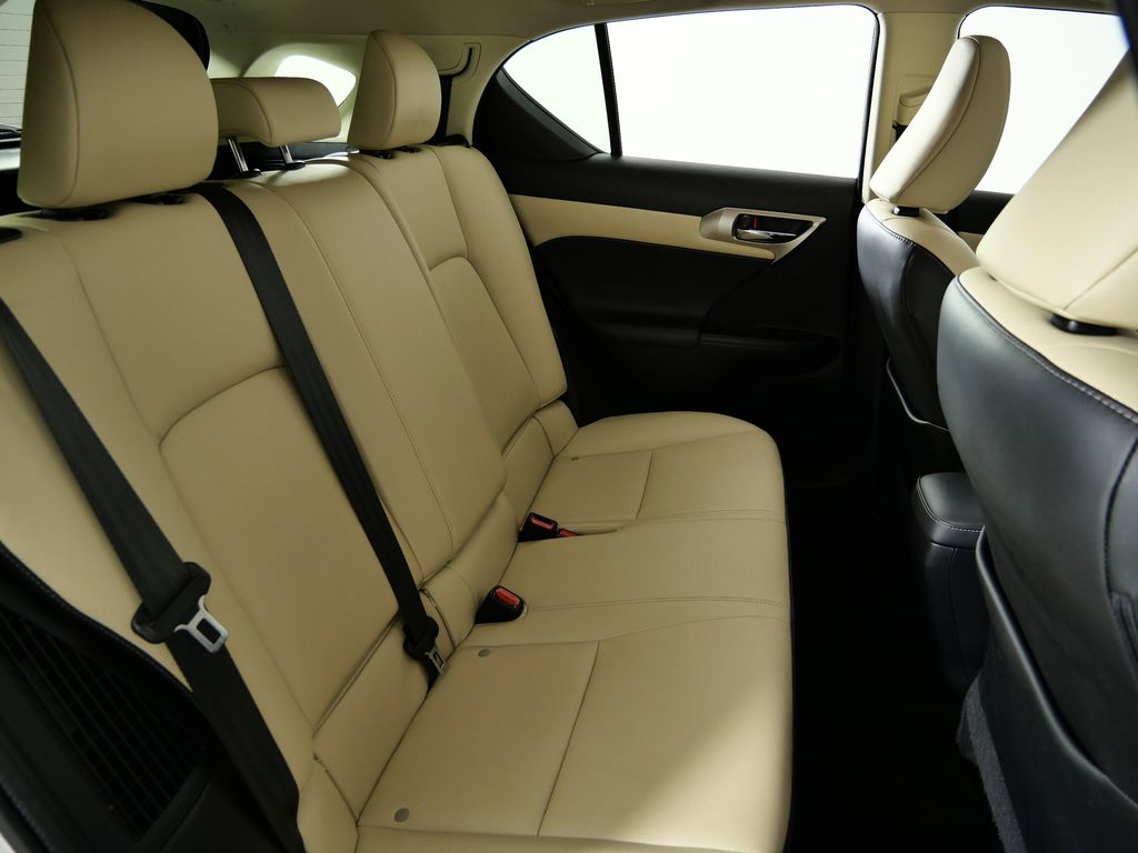 Thumbnail: 2017 Lexus CT - 31