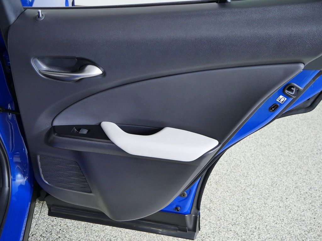 Thumbnail: 2024 Lexus UX - 30