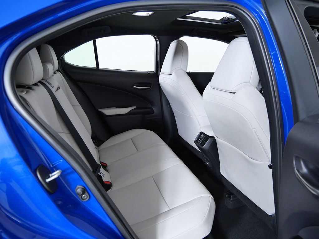 Thumbnail: 2024 Lexus UX - 11