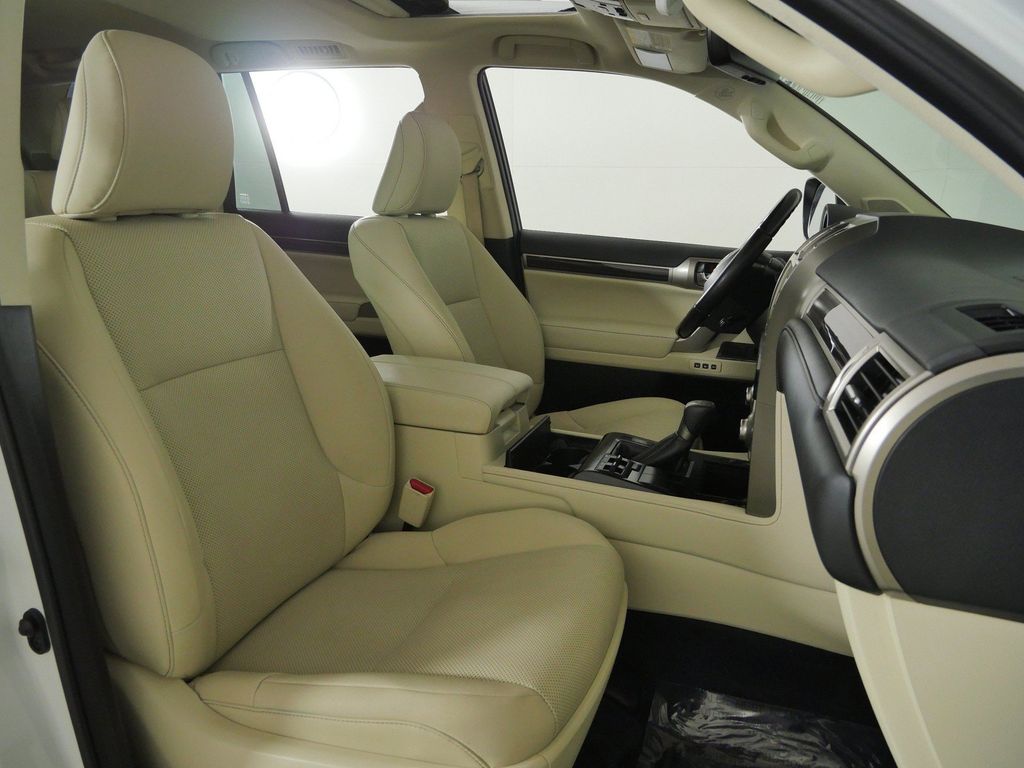 Thumbnail: 2021 Lexus GX - 10