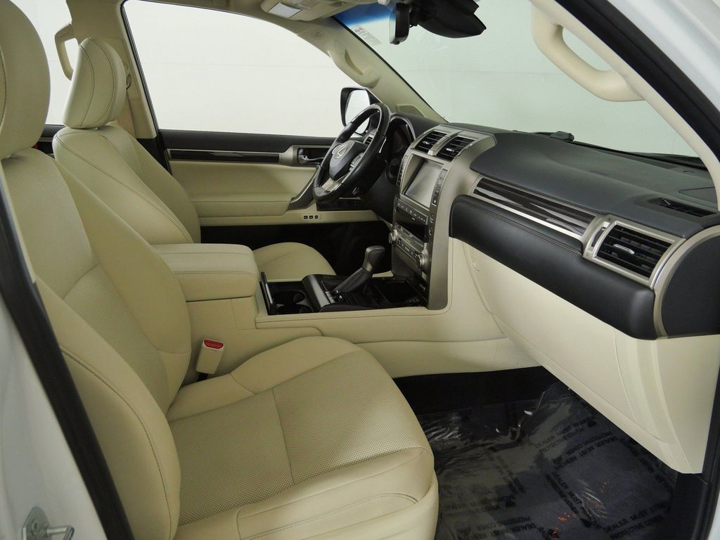 Thumbnail: 2021 Lexus GX - 9