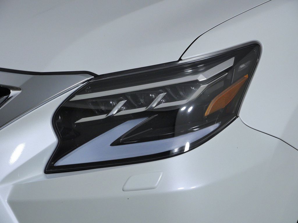 Thumbnail: 2021 Lexus GX - 17