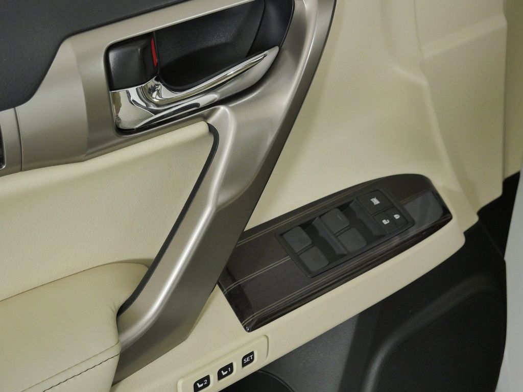 Thumbnail: 2021 Lexus GX - 37