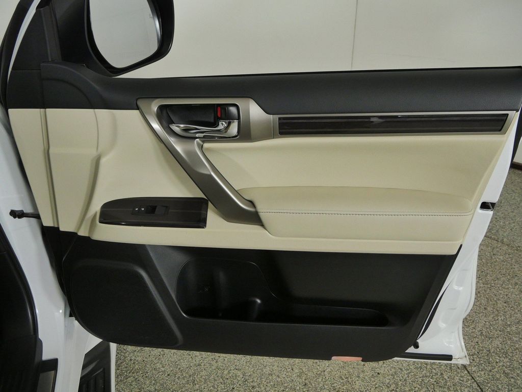 Thumbnail: 2021 Lexus GX - 26