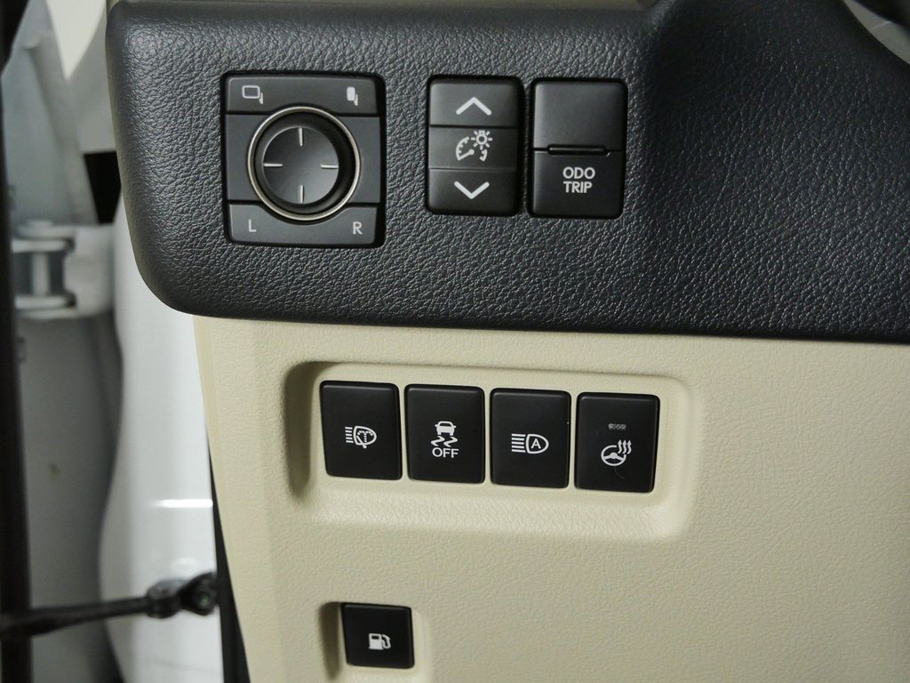 Thumbnail: 2021 Lexus GX - 39