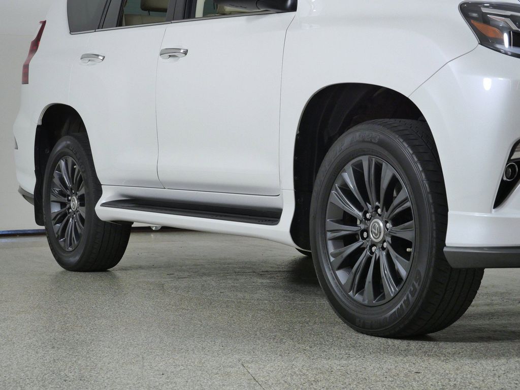 Thumbnail: 2021 Lexus GX - 8