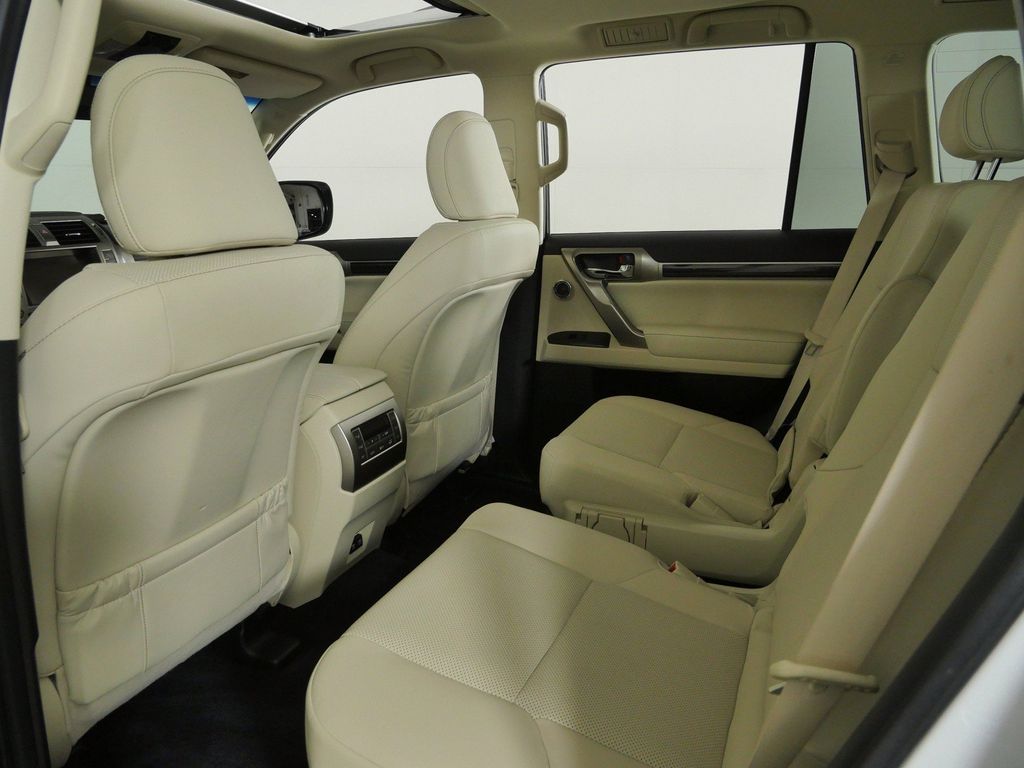 Thumbnail: 2021 Lexus GX - 32