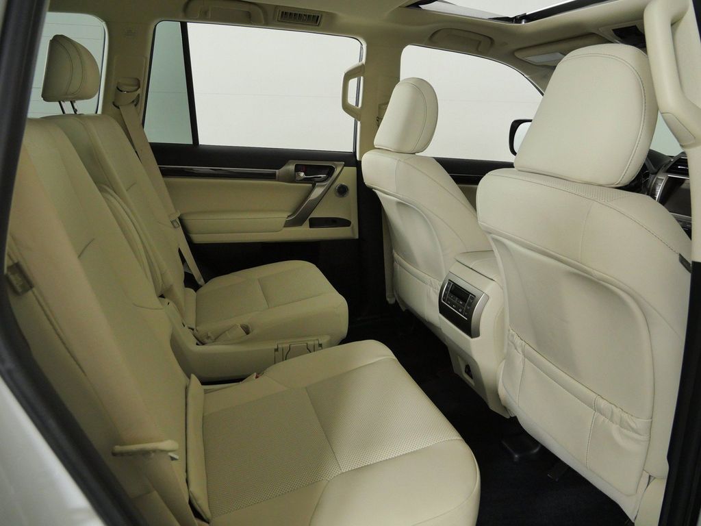 Thumbnail: 2021 Lexus GX - 11