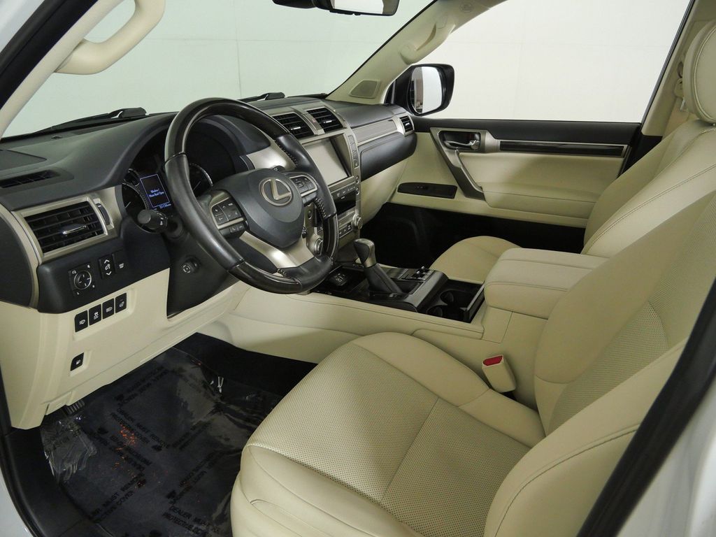 Thumbnail: 2021 Lexus GX - 35